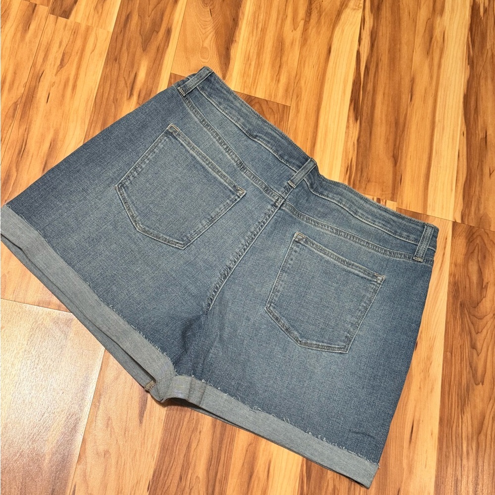 NWT Sonoma | High Rise Jean Shorts - Picture 5 of 7